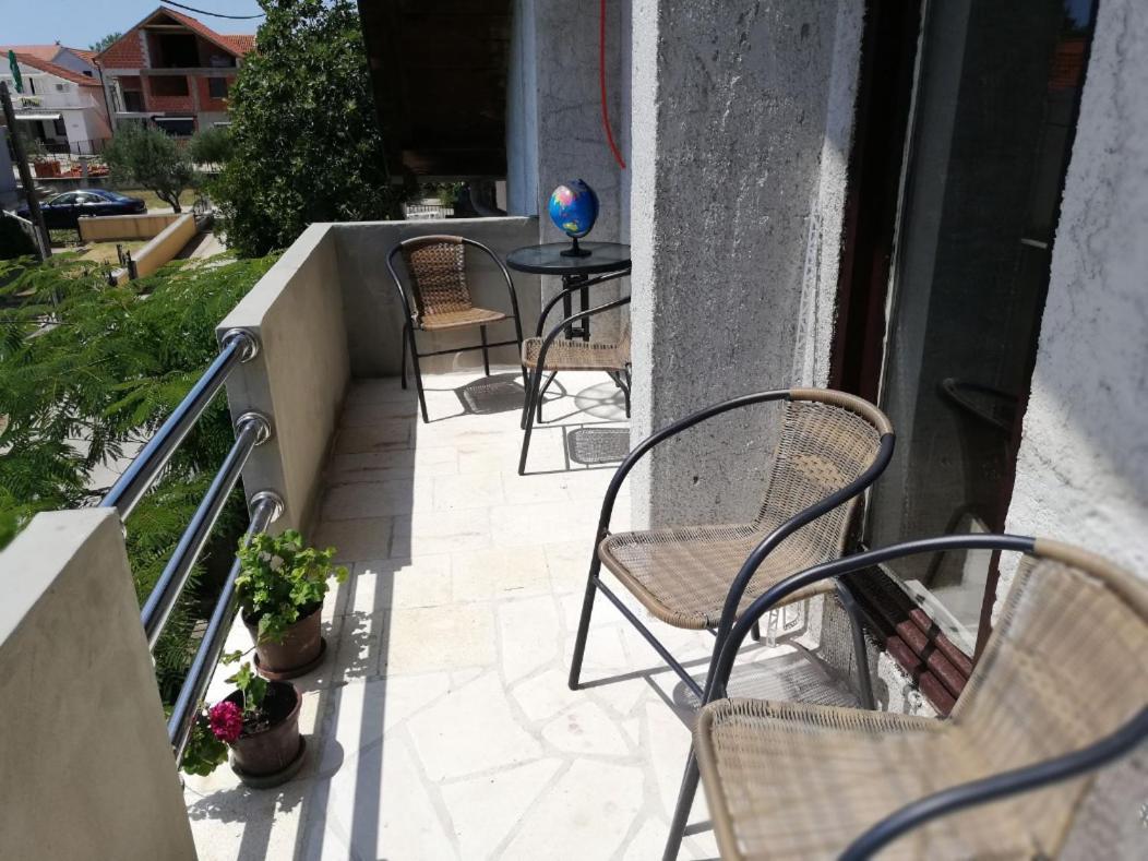 Apartment Zola Gornji Karin Zewnętrze zdjęcie