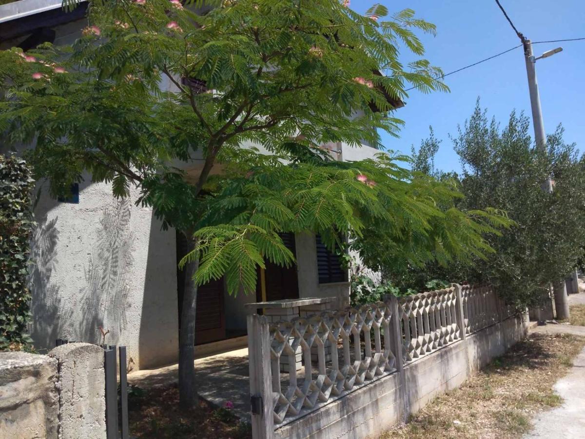Apartment Zola Gornji Karin Zewnętrze zdjęcie