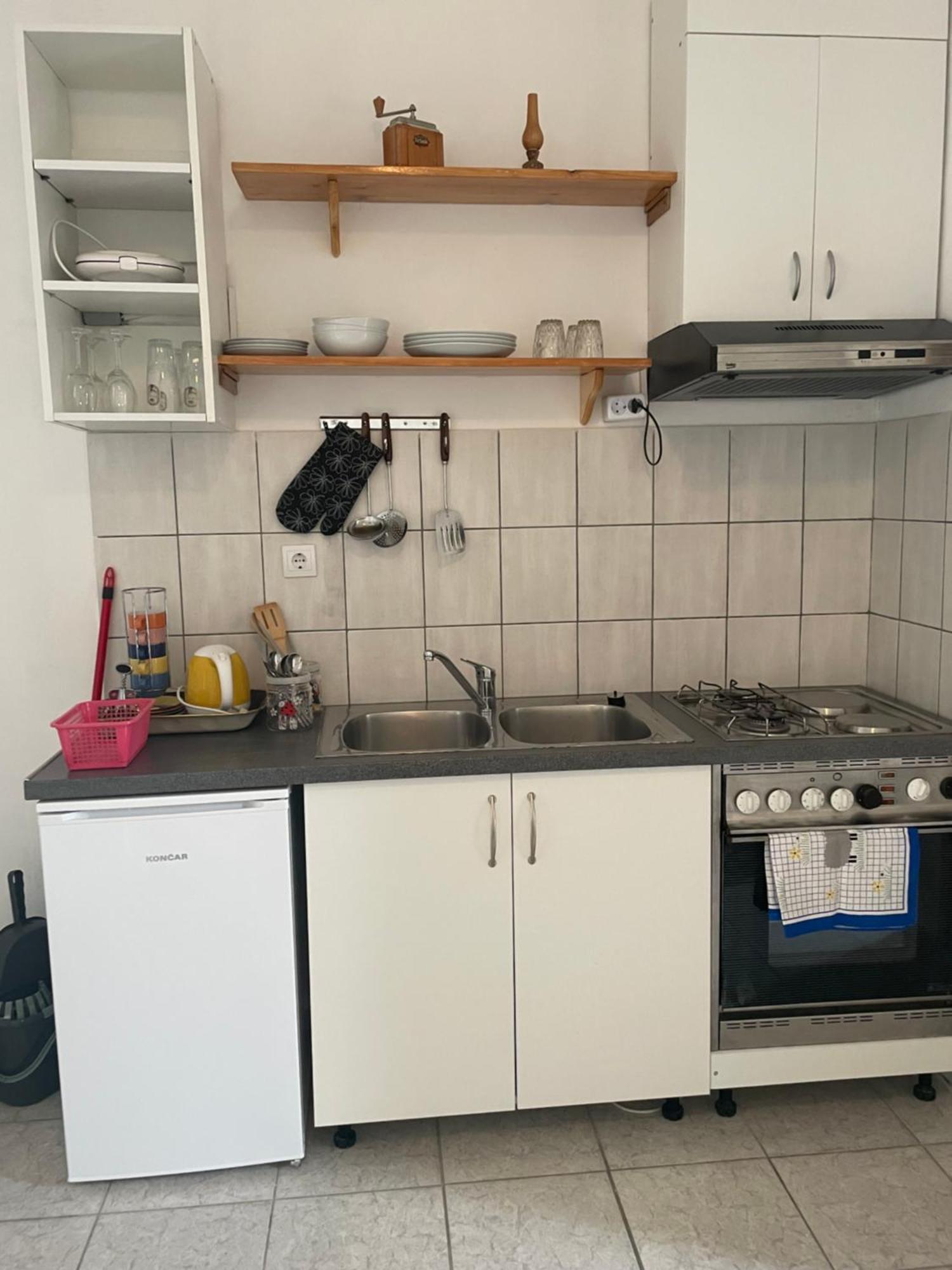 Apartment Zola Gornji Karin Zewnętrze zdjęcie